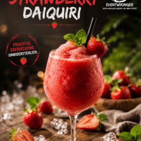 Frozen Strawberry Daiquiri Cocktail in Slush Konsistenz